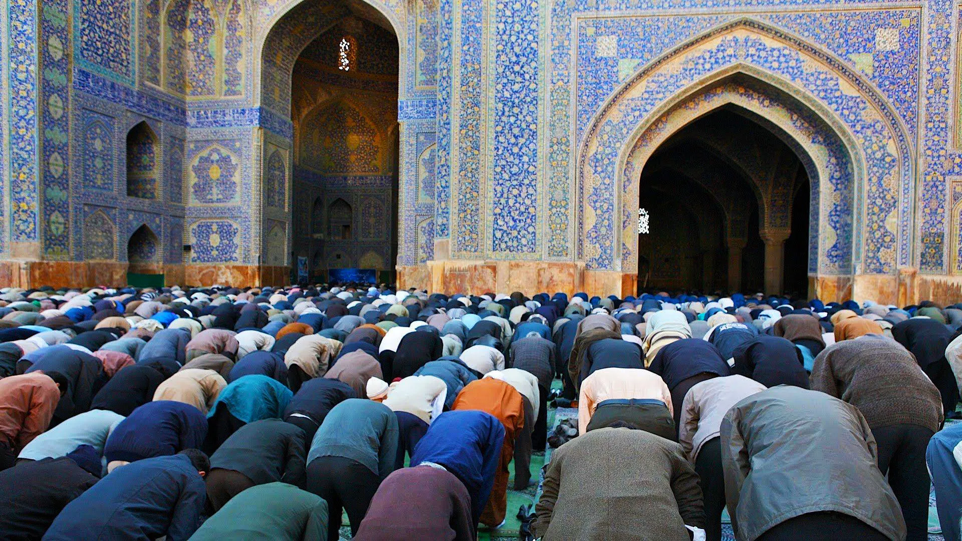 03 ilustrasi orang sholat