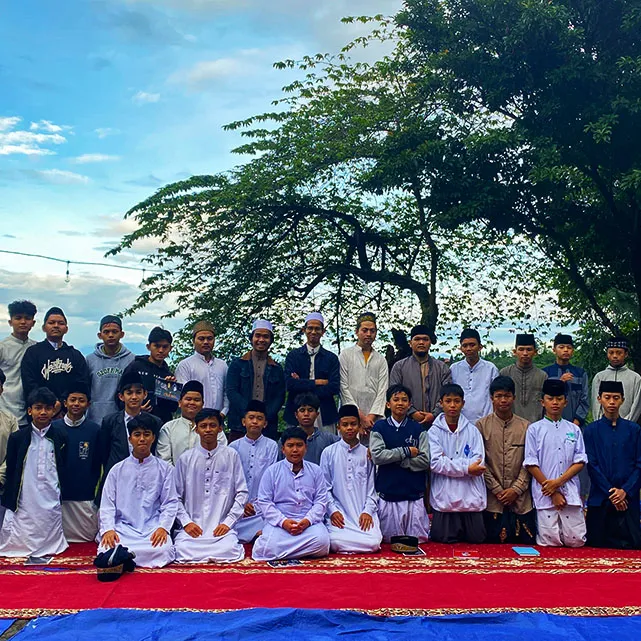 Santri Putra Pesantren Daarul Mutqin, Megamendung, Bogor, Jabar