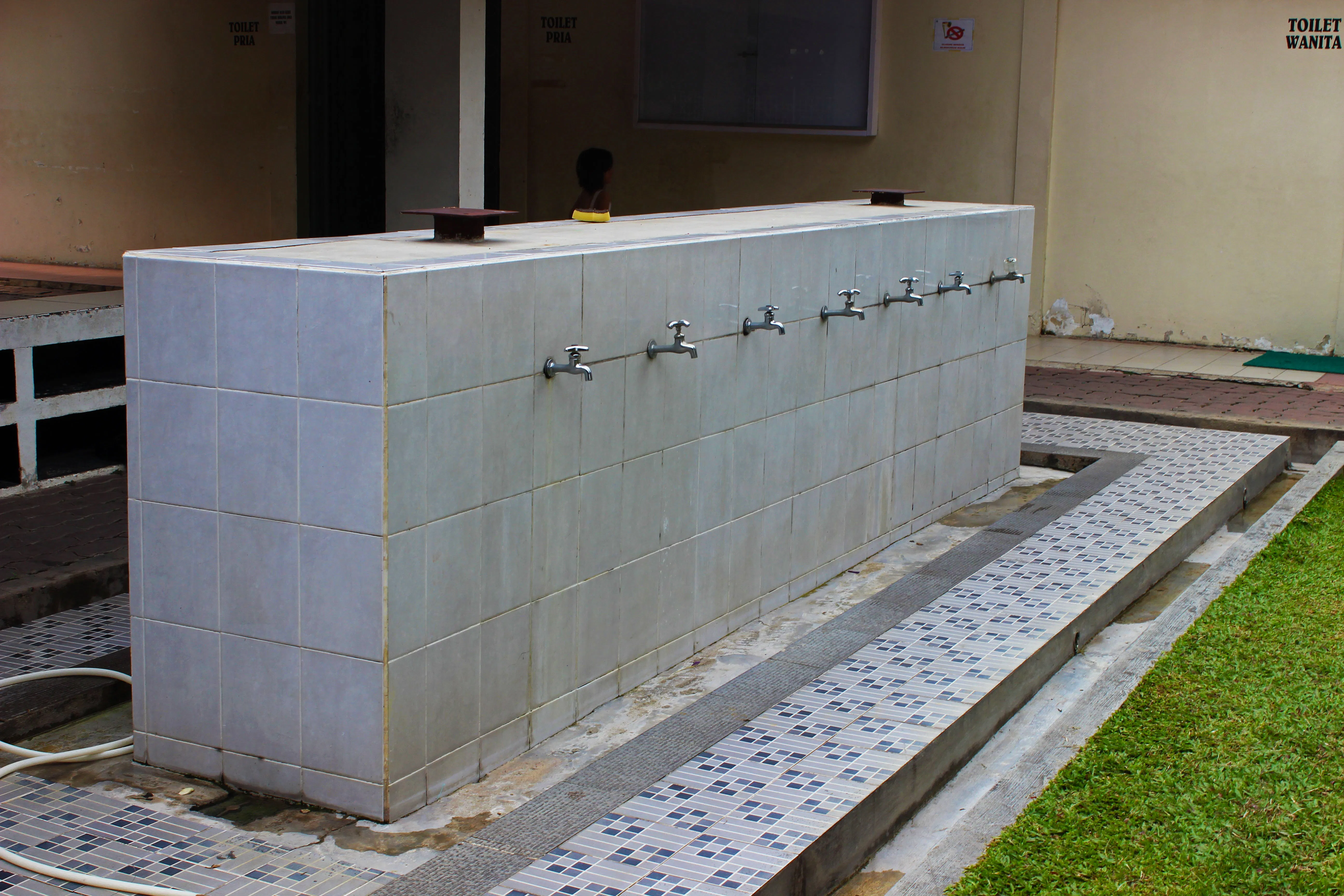 Keran wudhu di masjid persiapan shalat