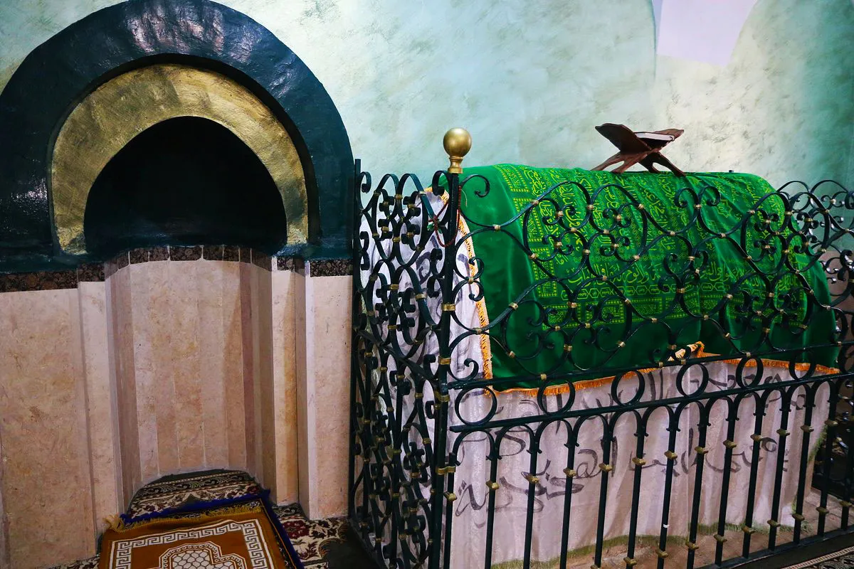 maqam of salman al farsi
