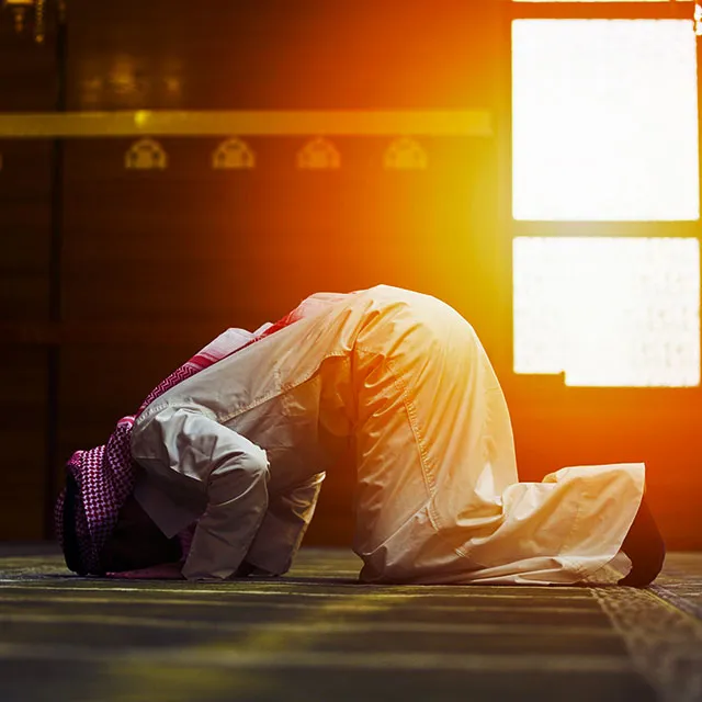 Ilustrasi Orang Sholat