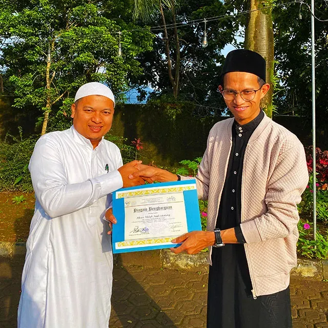 Bapak Ahsan di Pesantren Daarul Mutqin